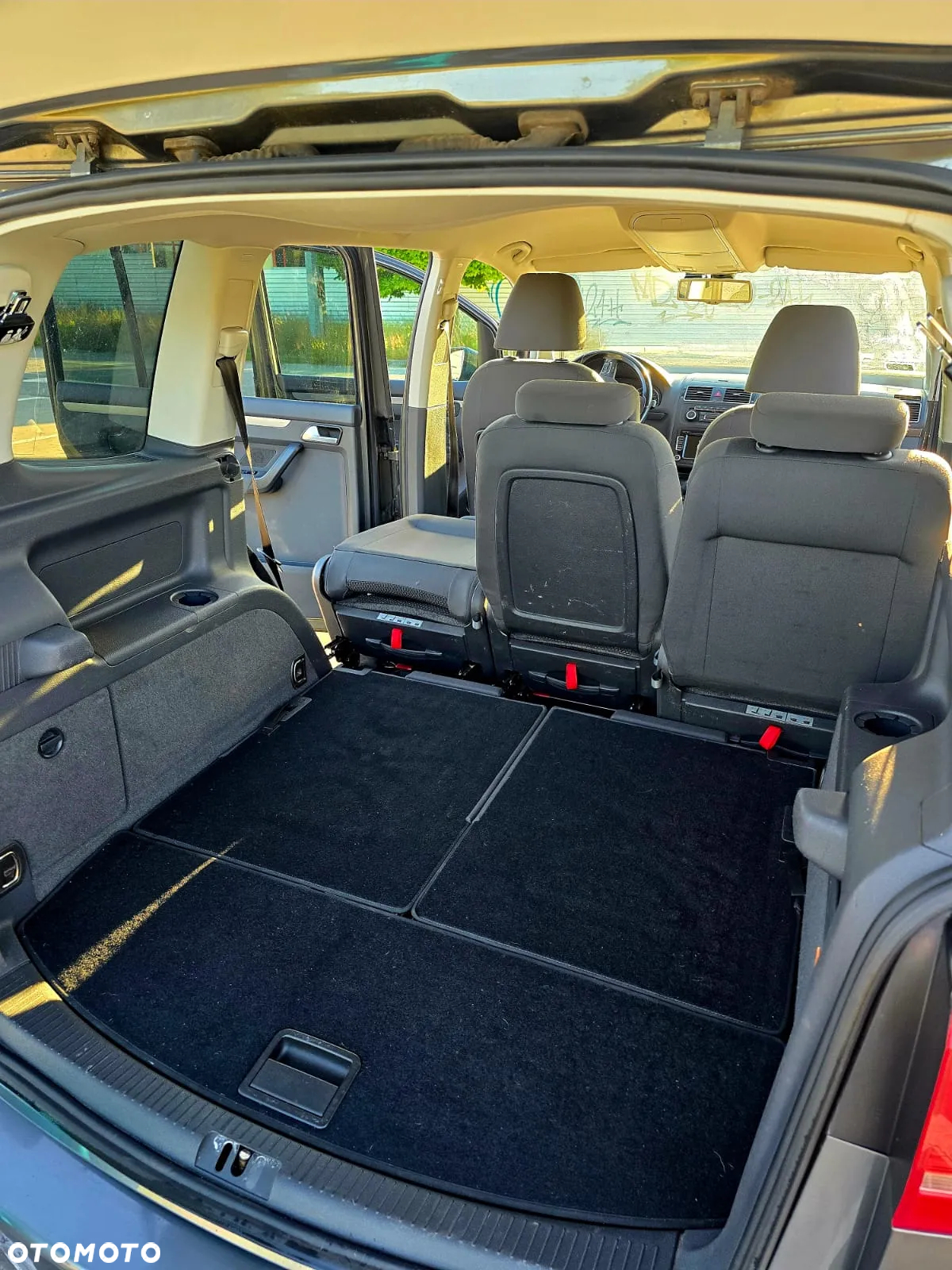Volkswagen Touran 1.6 TDI DPF BlueMot Comfortline - 13