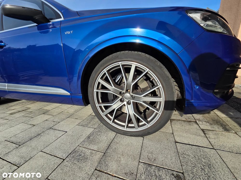 Audi SQ7 - 7