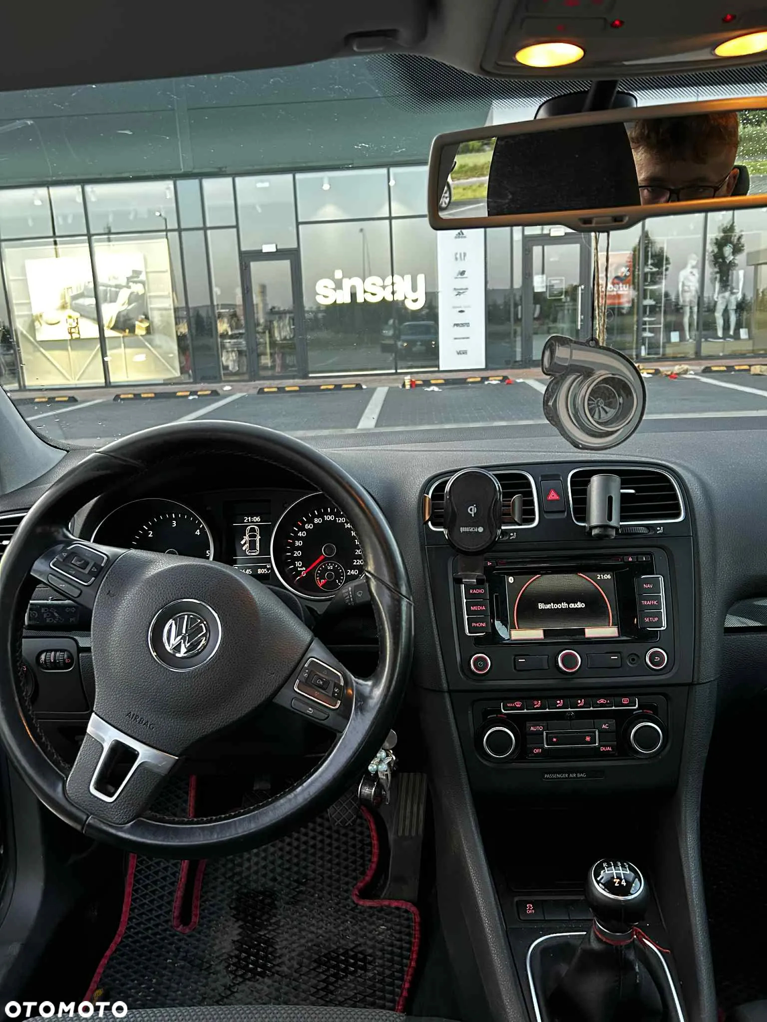 Volkswagen Golf VI 1.6 TDI Comfortline - 9