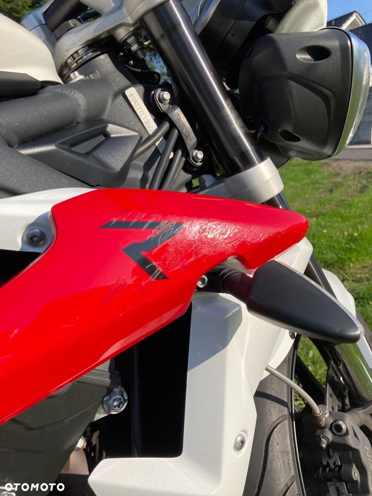 Triumph Street Triple - 13