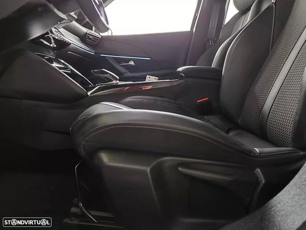 Peugeot 2008 1.2 PureTech GT Pack EAT8 - 21