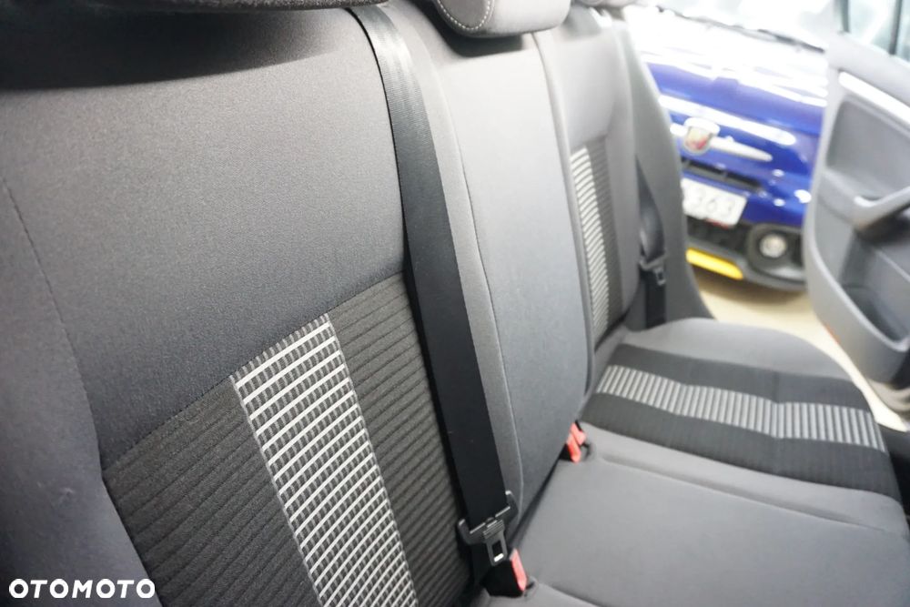 Volkswagen Golf 1.6 Tour - 22