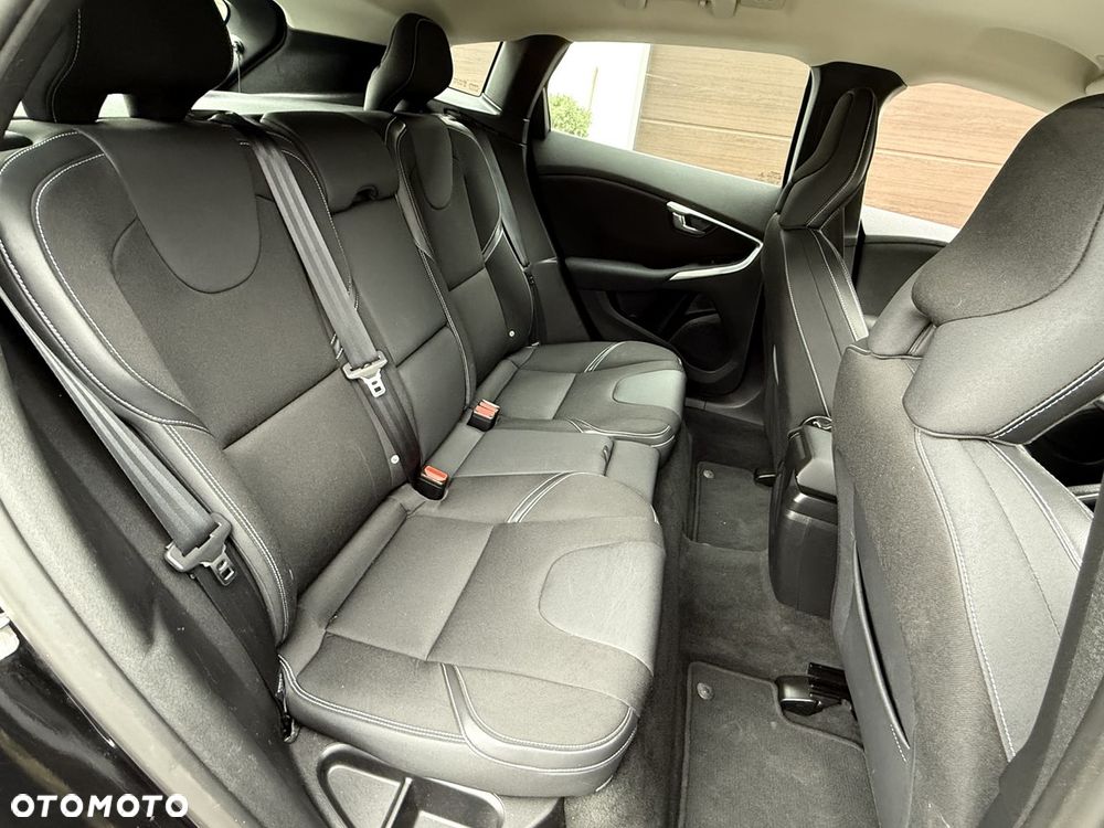 Volvo V40 D2 Drive-E Momentum - 24