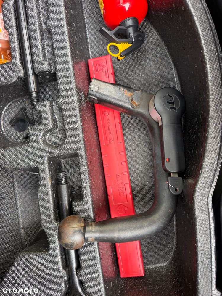 Toyota RAV4 2.5 Hybrid Executive 4x4 - 28
