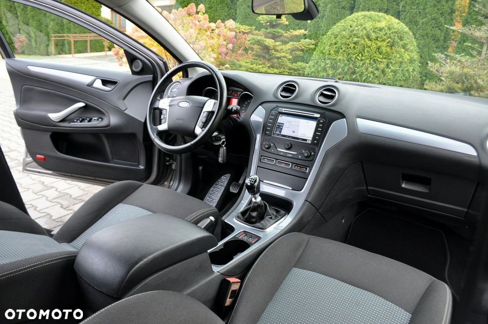Ford Mondeo - 24