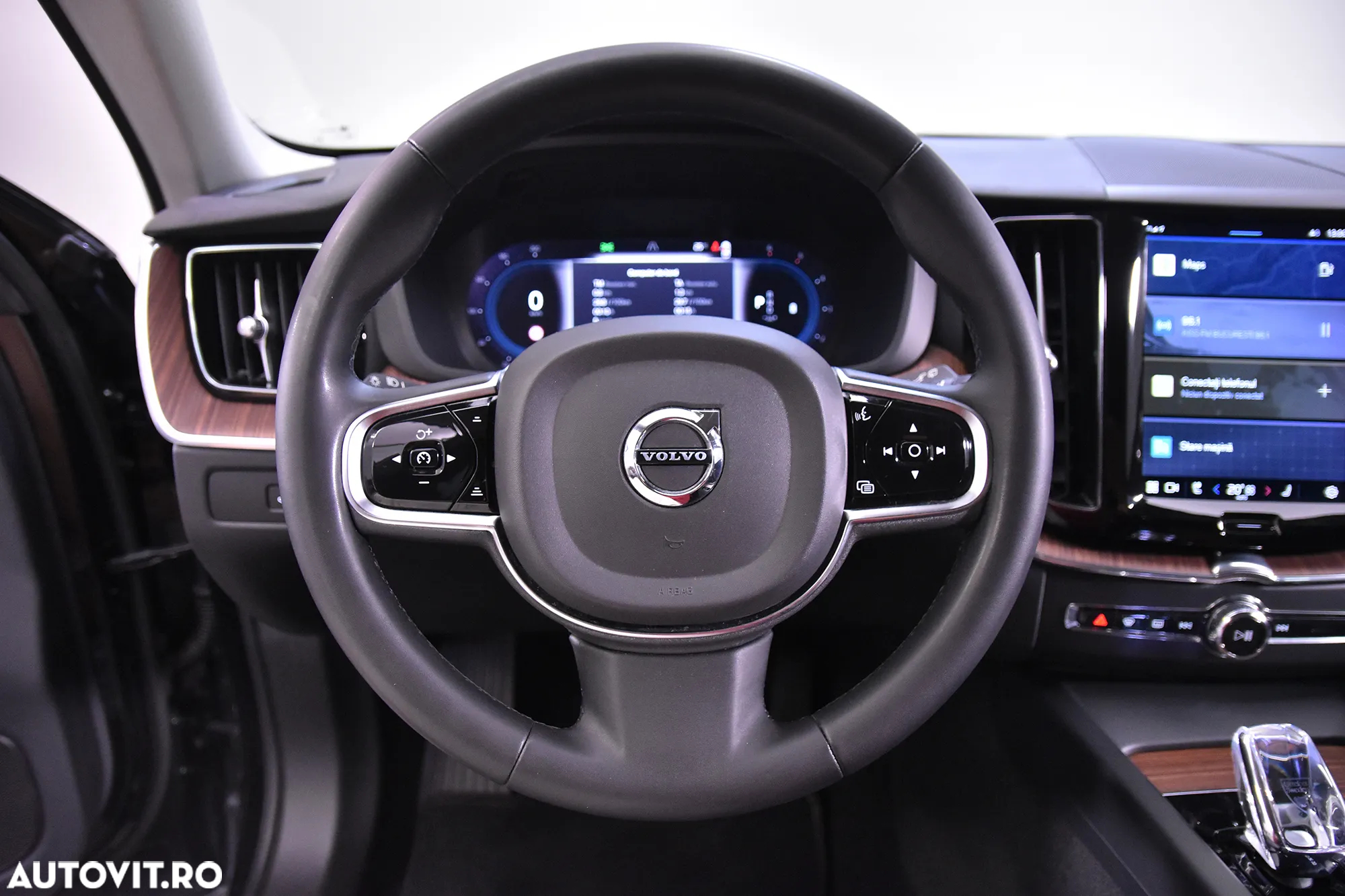 Volvo XC 60 B4 D AWD Plus Dark - 16