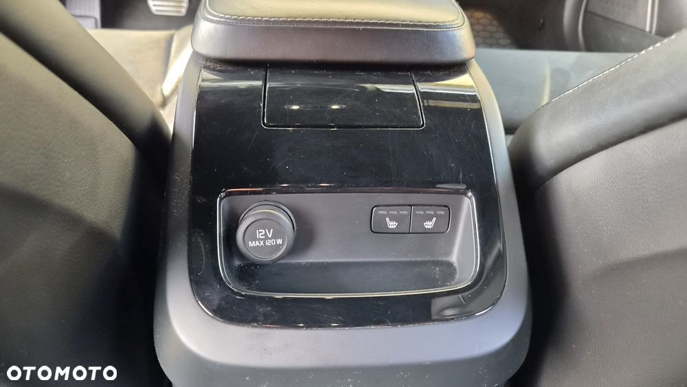 Volvo V90 T8 AWD Plug-In Hybrid R-Design - 13