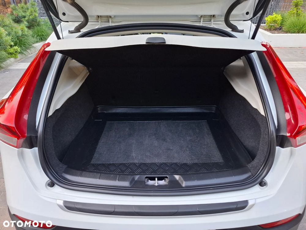 Volvo V40 Cross Country D3 Drive-E Dynamic Edition - 34