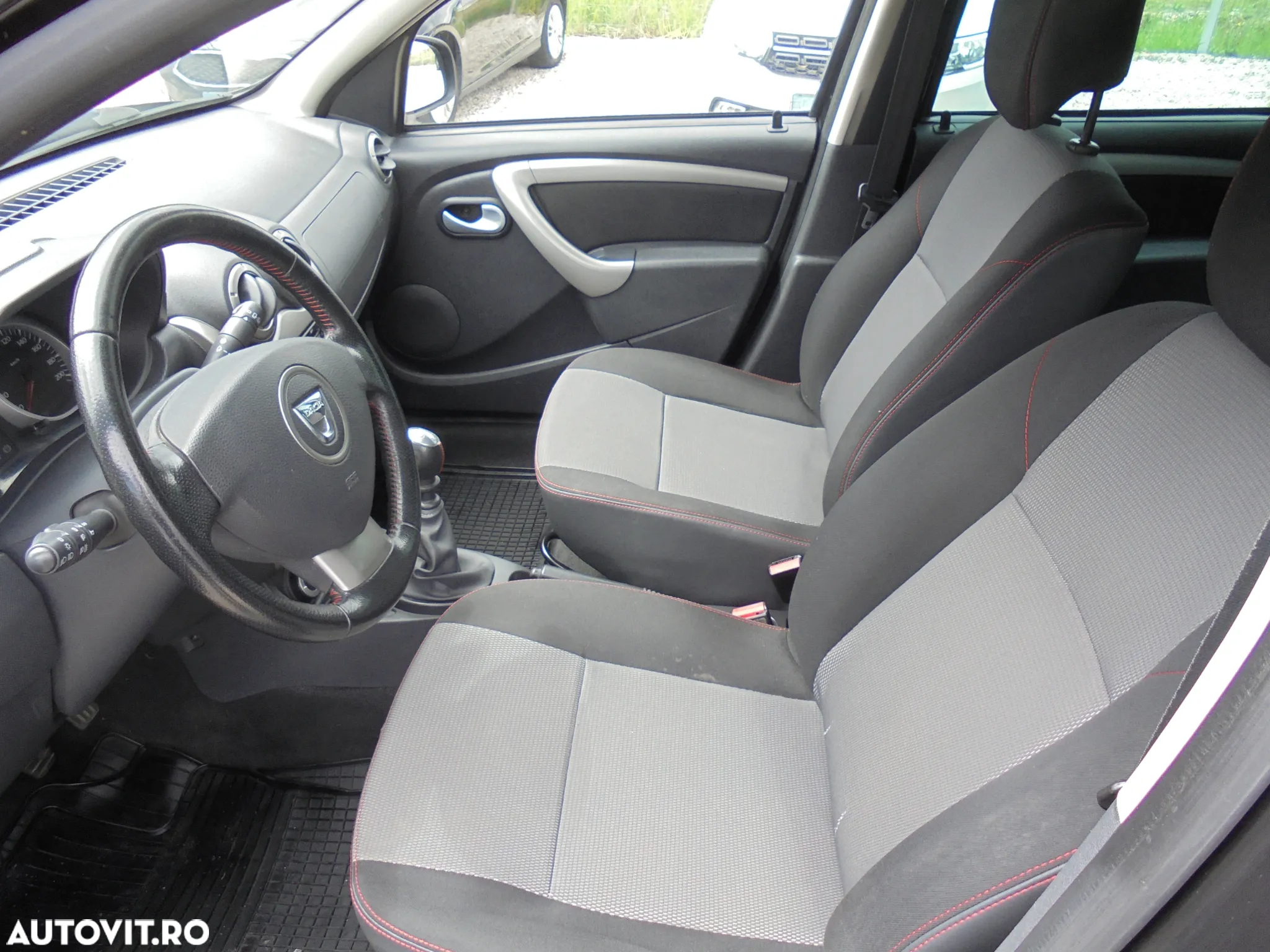 Dacia Duster 1.5 dCi 4x4 Laureate - 22