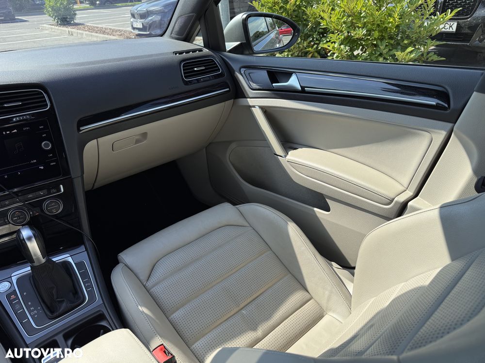 Volkswagen Golf - 31