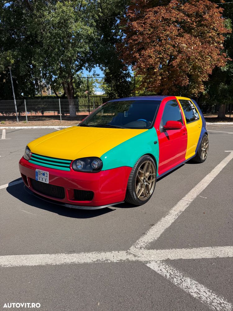 Volkswagen Golf - 1