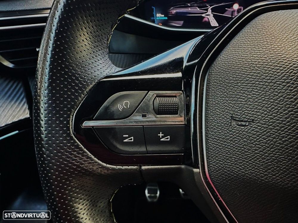 Peugeot 2008 1.5 BlueHDi GT Line - 16