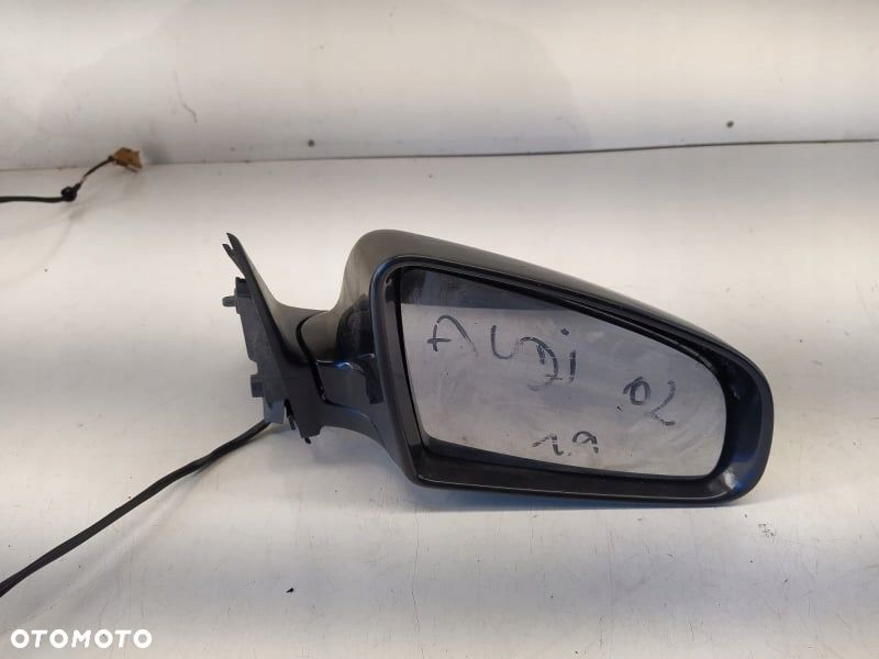 LUSTERKO PRAWE PRZEDNIE AUDI A4 B6 00-04 - 2