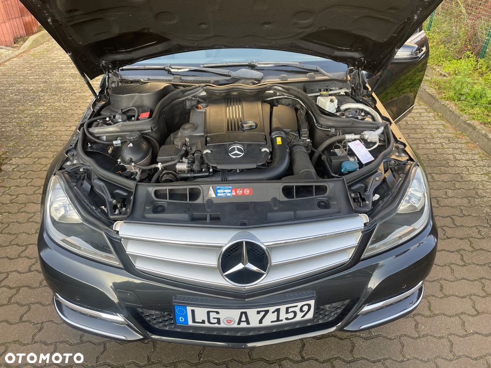 Mercedes-Benz Klasa C 180 CGI Automatik BlueEFFICIENCY Avantgarde - 8