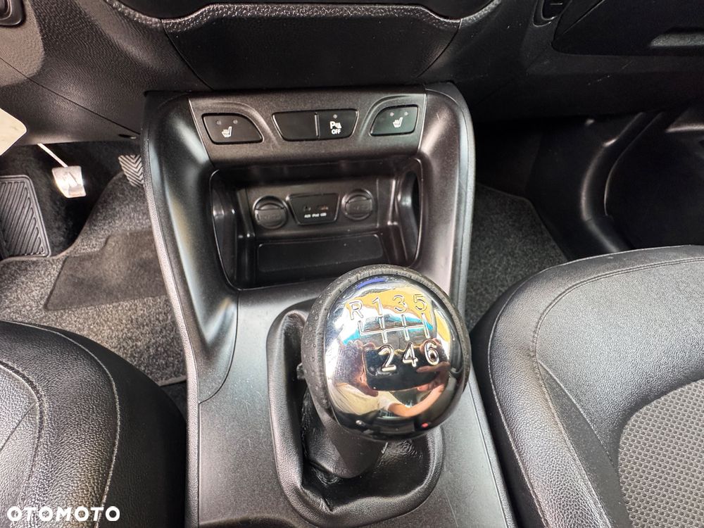 Hyundai ix35 1.7 CRDi Premium 2WD - 18