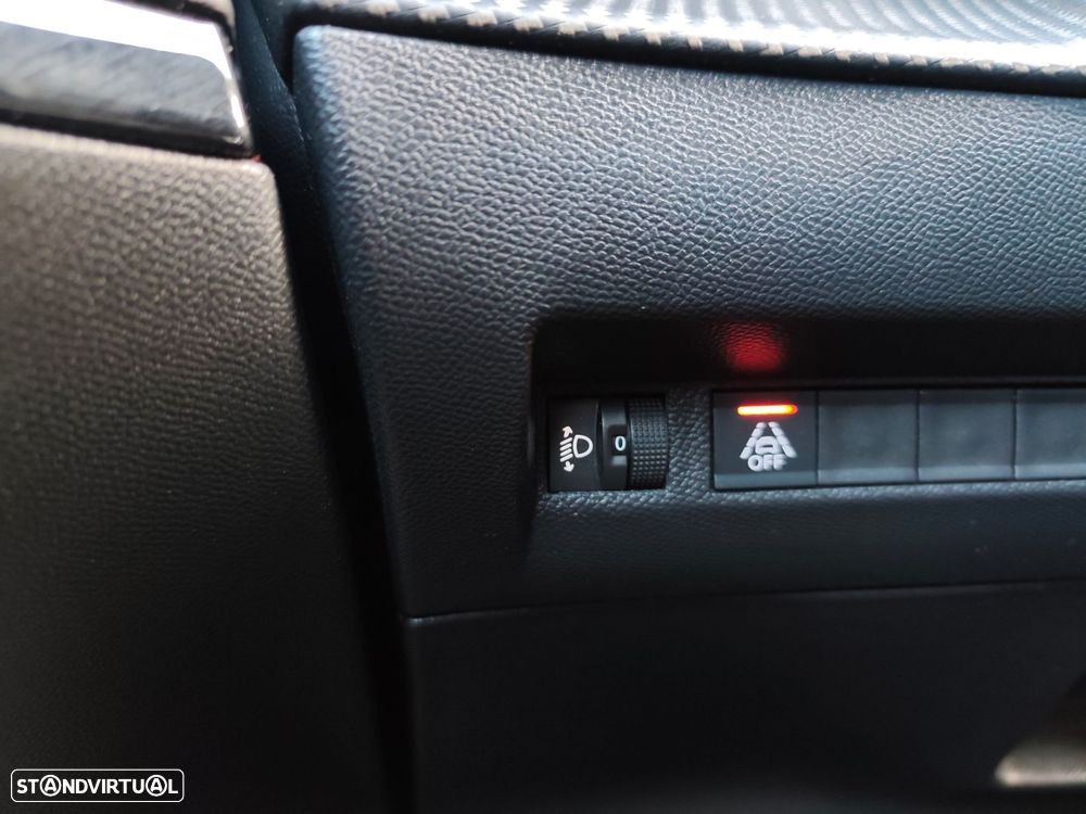 Peugeot 2008 PureTech 130 EAT8 Allure Pack - 33