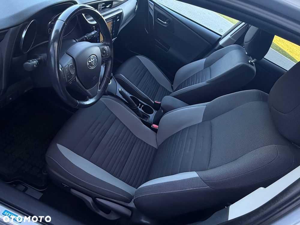 Toyota Auris 1.8 HSD Luna - 24