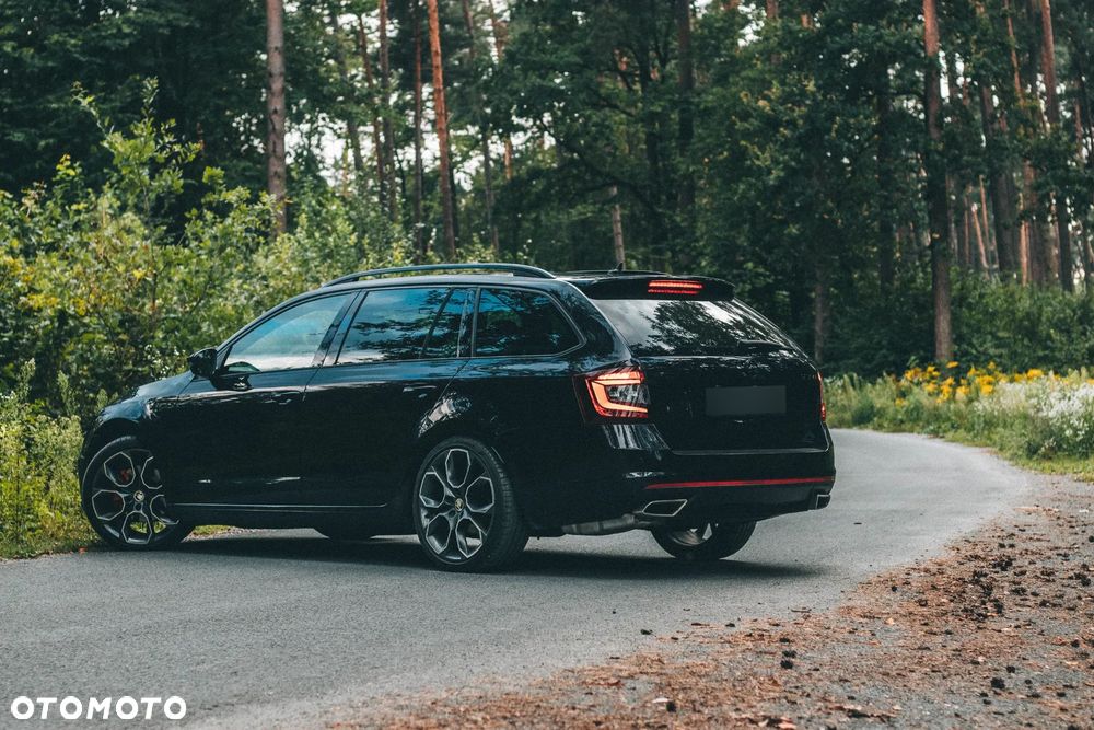 Skoda Octavia 2.0 TDI DSG RS - 4