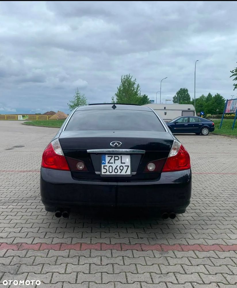 Infiniti M - 3