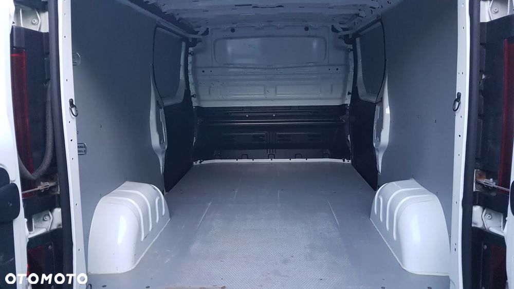 Opel Vivaro - 12
