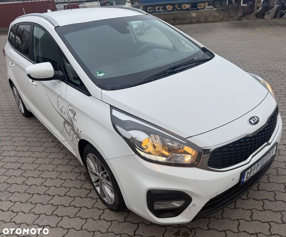 Kia Carens 1.7 CRDi 141 Dream Team Edition - 11