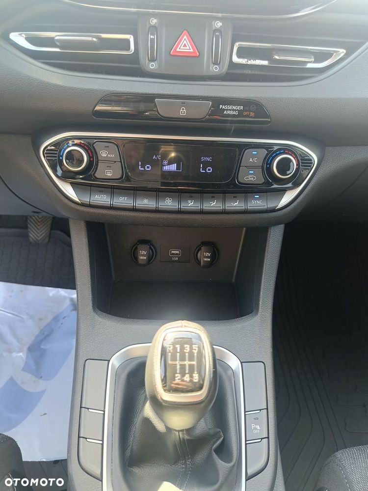 Hyundai i30 1.5 DPI Comfort - 17