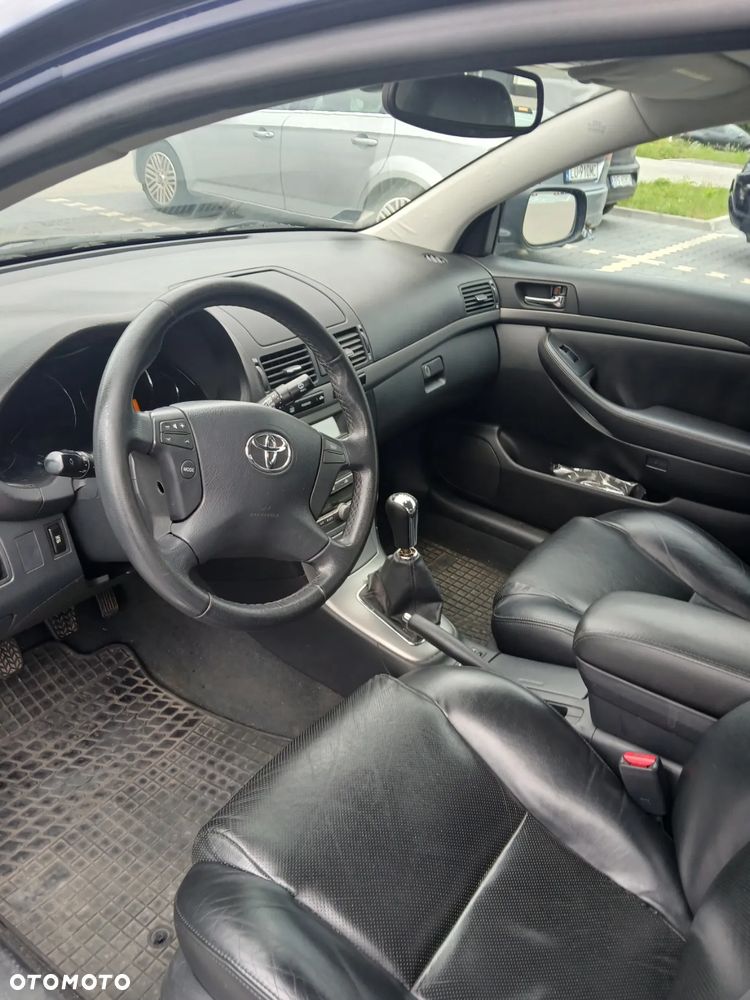 Toyota Avensis 2.0 VVT-i Executive - 8