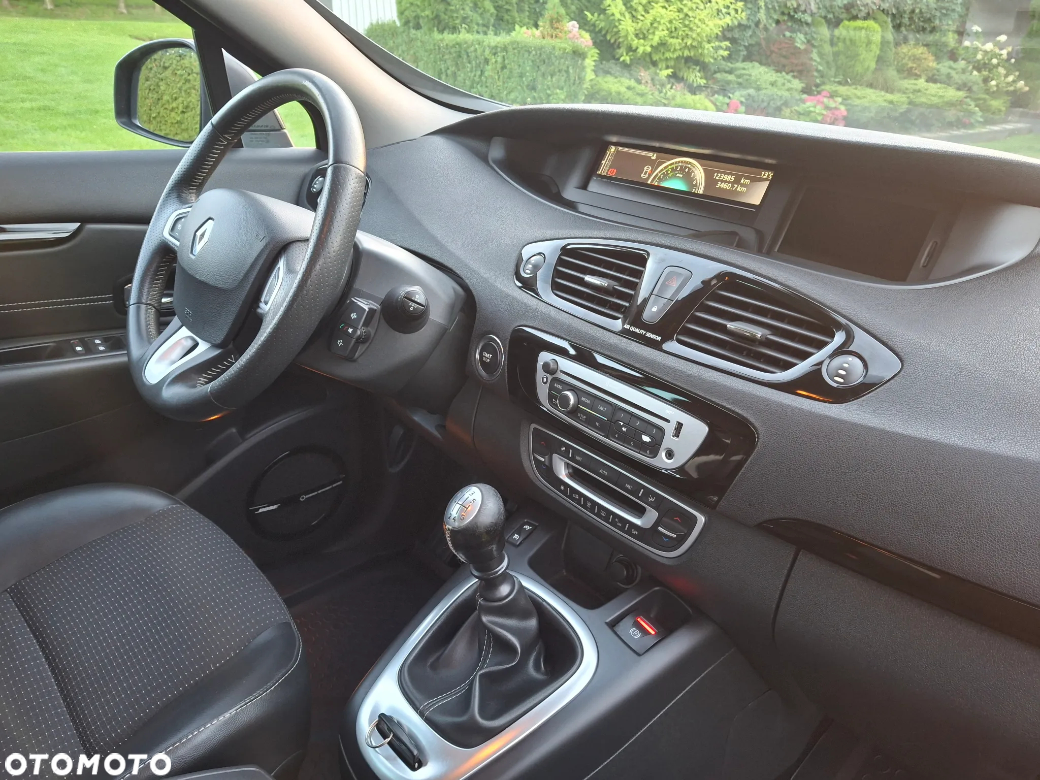 Renault Scenic ENERGY TCe 115 Bose Edition - 15
