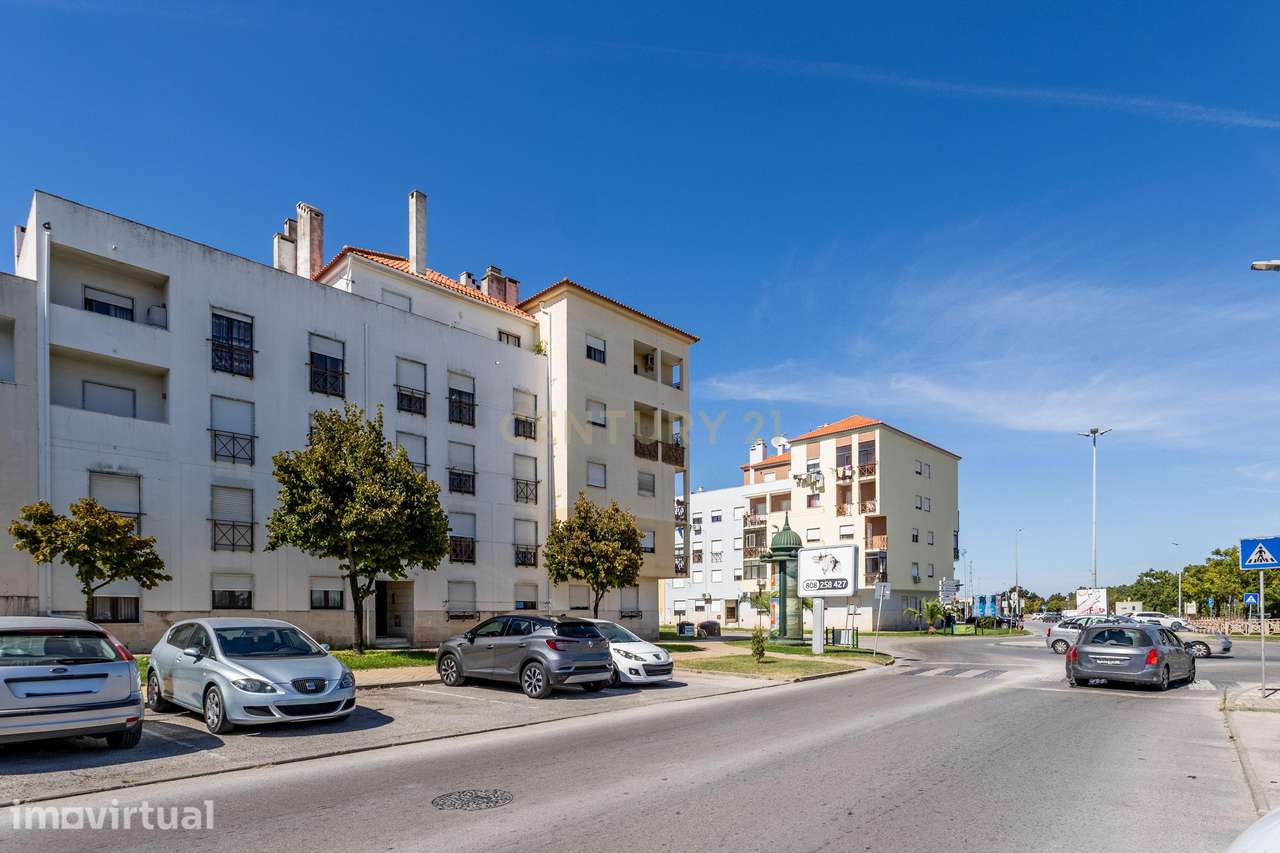 T3 Espaçoso em Excelente Localização- Quinta do Conde - Grande imagem: 4/30
