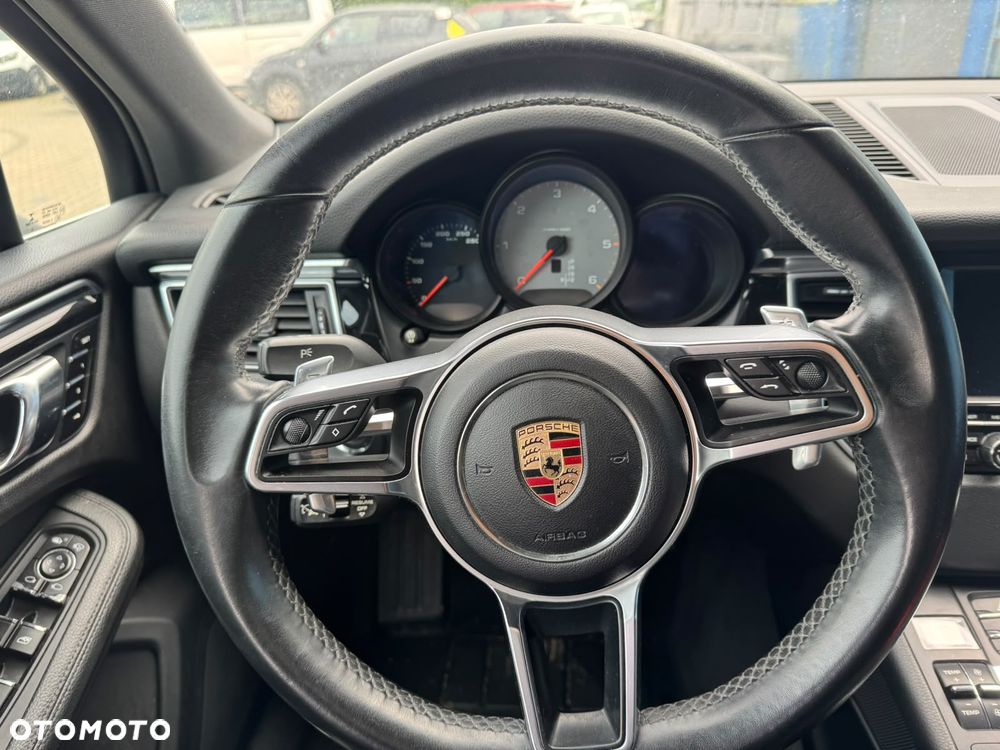 Porsche Macan - 18