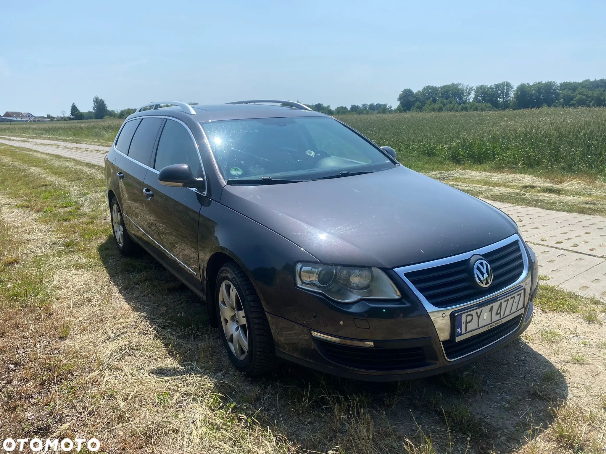 Volkswagen Passat - 1