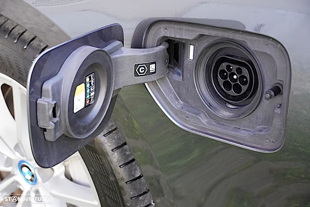 BMW 330 e Touring Auto - 13