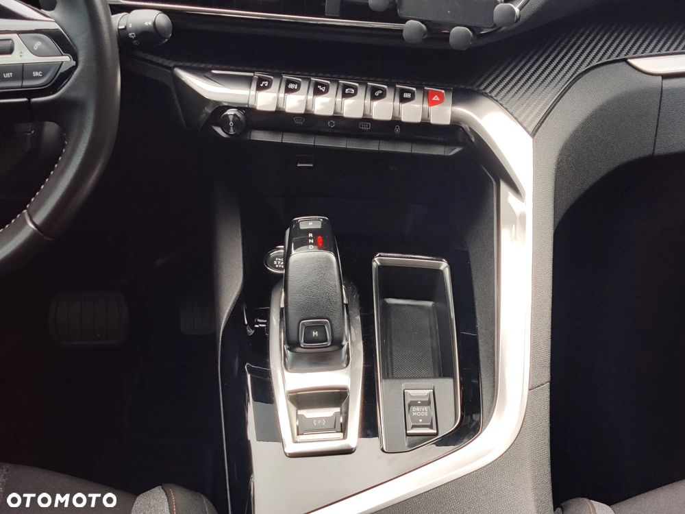 Peugeot 3008 1.2 PureTech GPF Active S&S EAT8 - 12