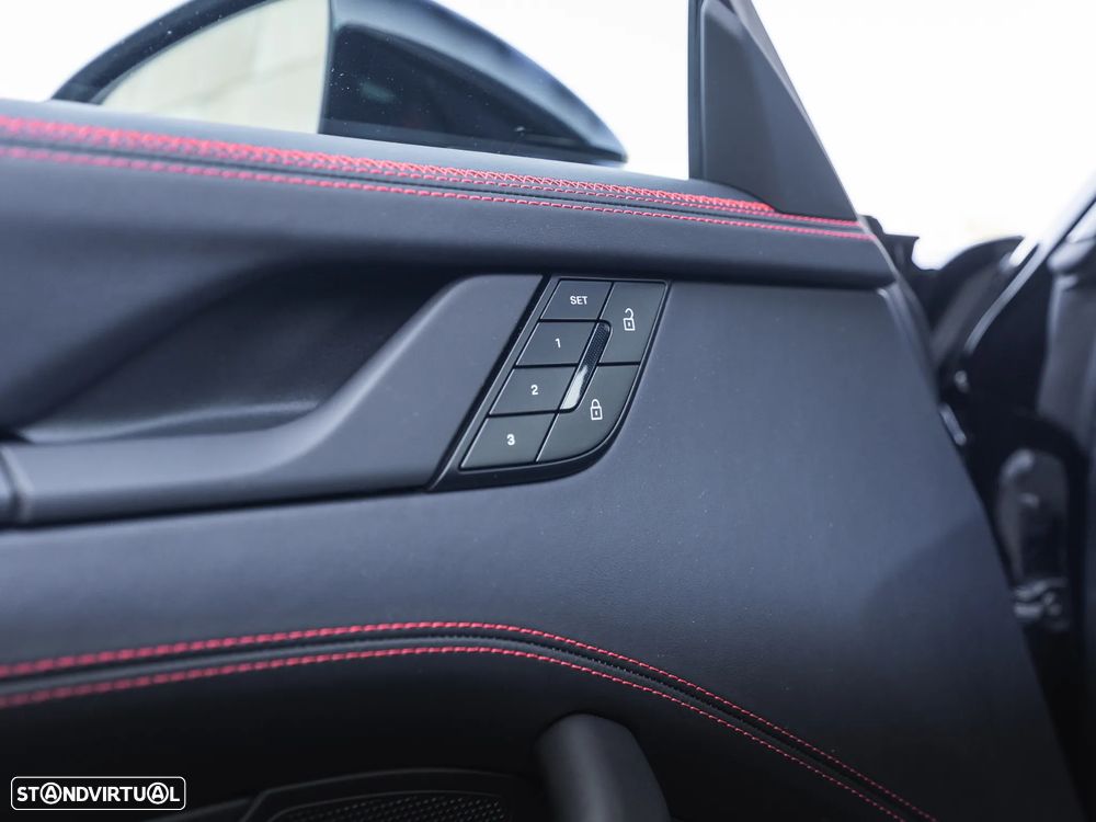 Porsche 911 (992) Carrera 4 GTS - 27