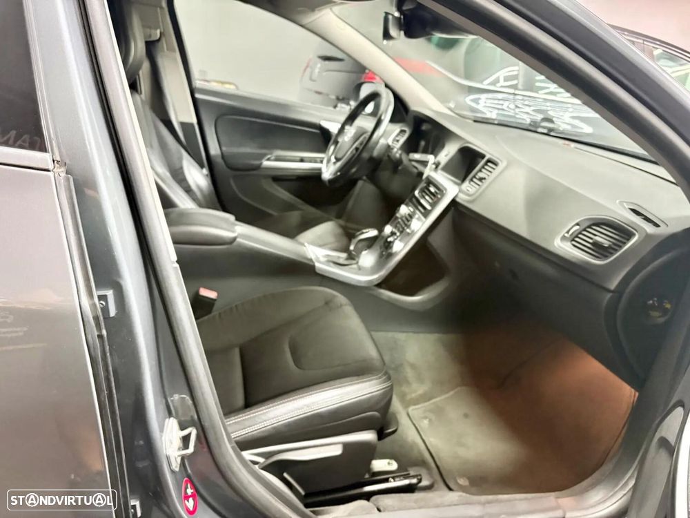 Volvo V60 2.0 D2 Summum Geartronic - 8