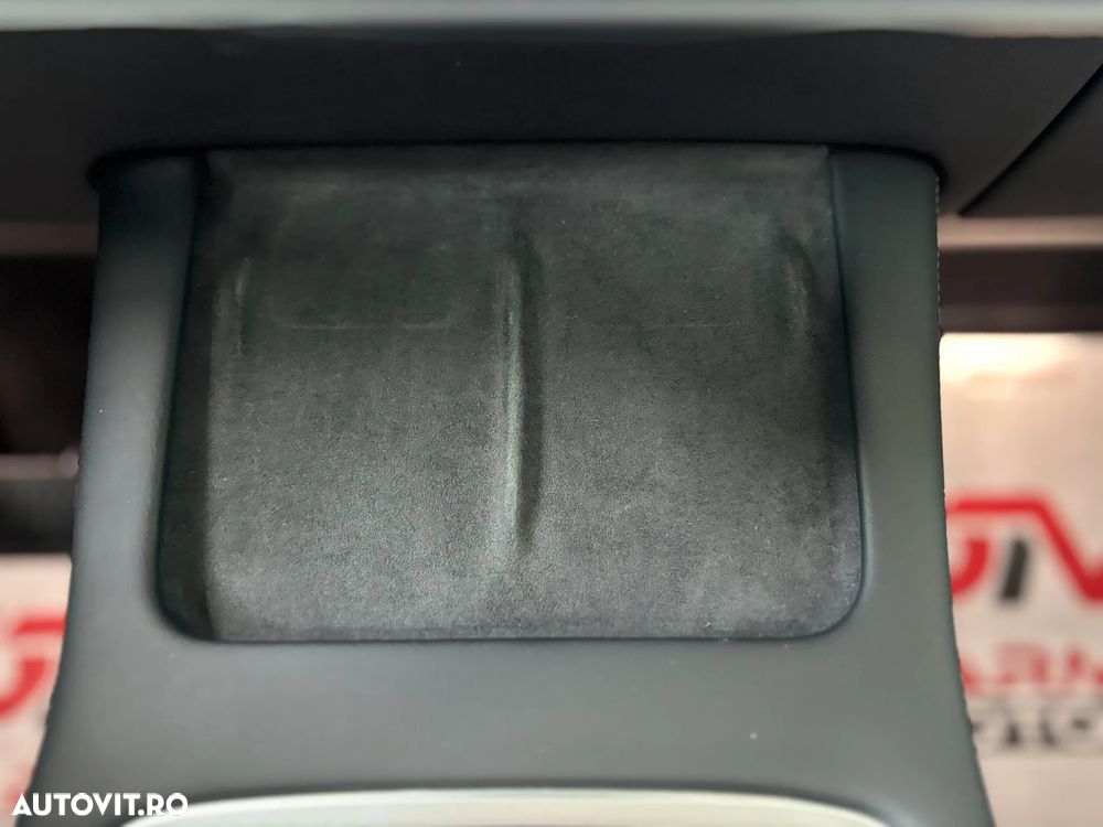 Tesla Model Y Long Range Dual Motor AWD - 23