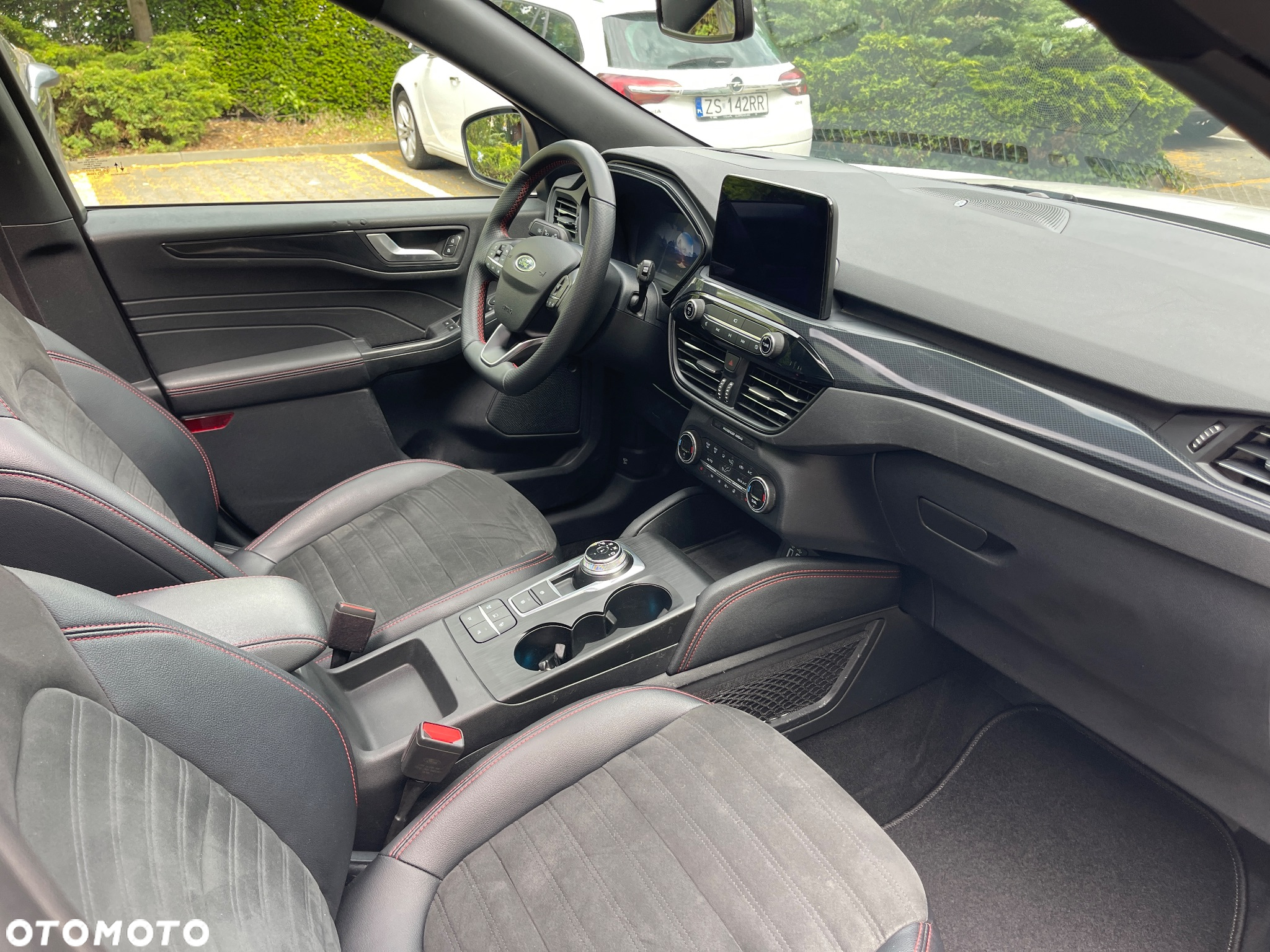 Ford Kuga 2.5 Duratec PHEV ST-LINE X - 29