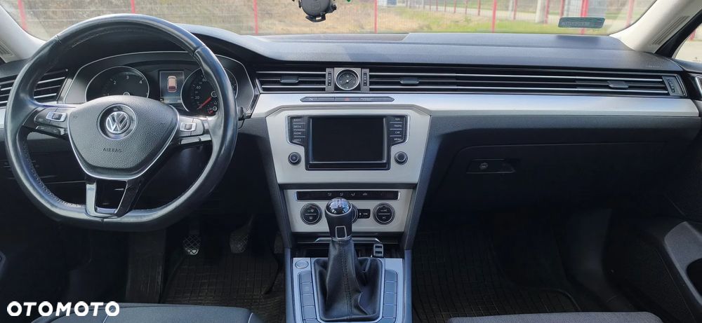 Volkswagen Passat 2.0 TDI SCR Comfortline - 7