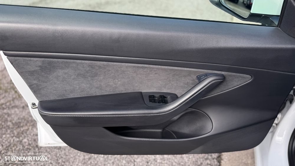 Tesla Model 3 Long Range Tração Integral - 31