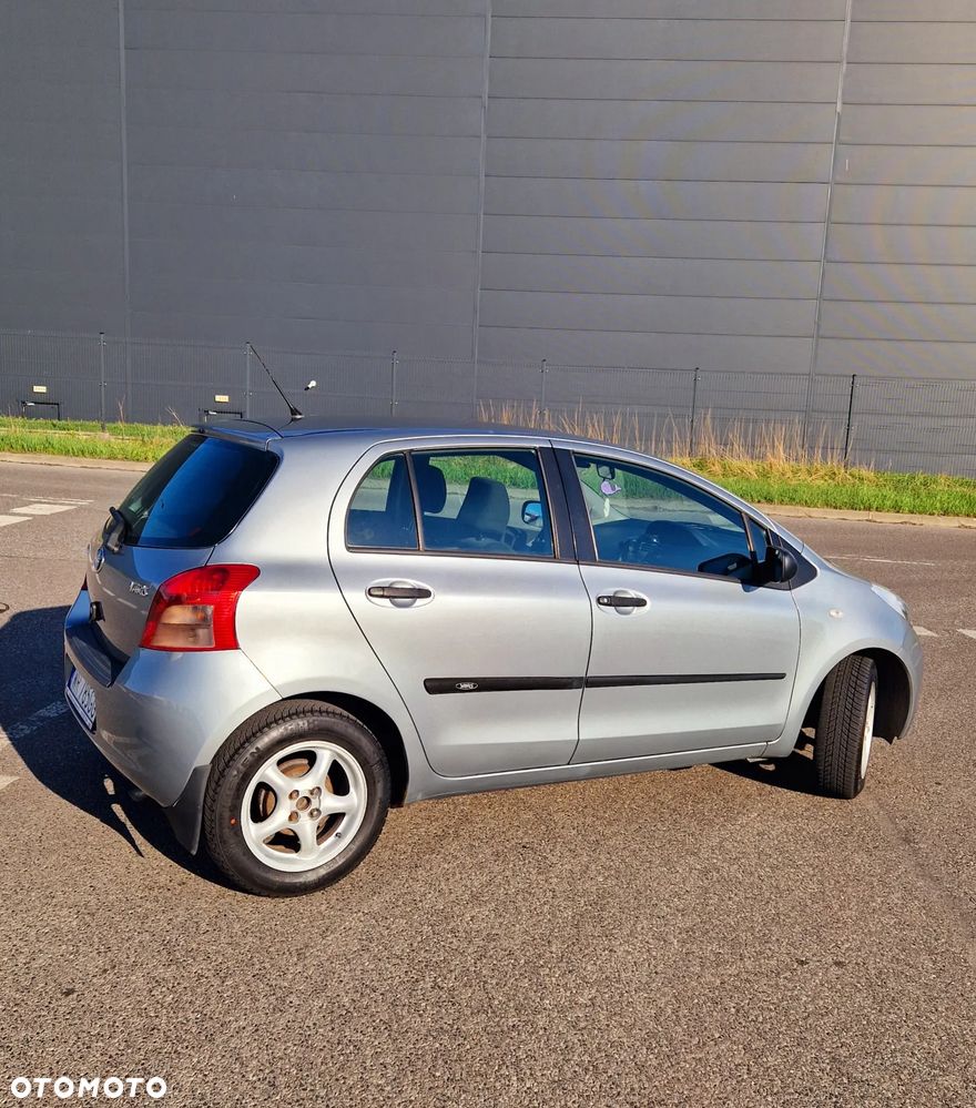 Toyota Yaris 1.3 Sol - 7