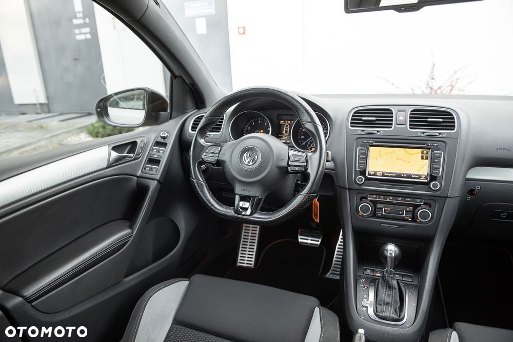 Volkswagen Golf - 22