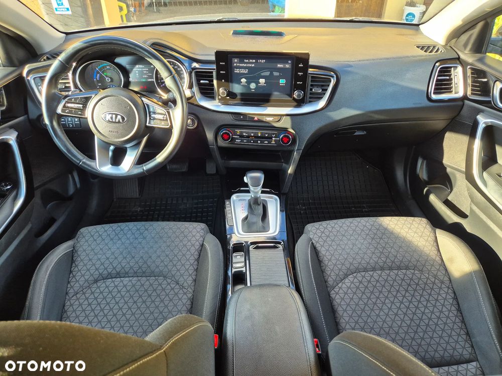 Kia Ceed 1.6 GDI PHEV L DCT - 14