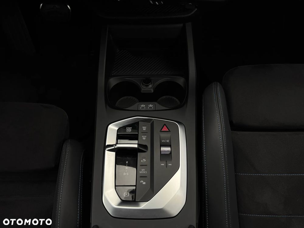 BMW Seria 1 120 mHEV - 13