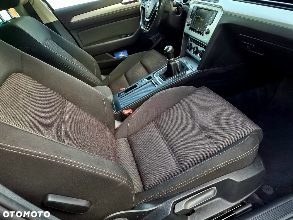 Volkswagen Passat Variant 2.0 TDI BMT Comfortline - 35