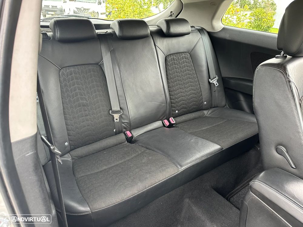 Kia Ceed S Coupé 1.6 CRDi TX - 34