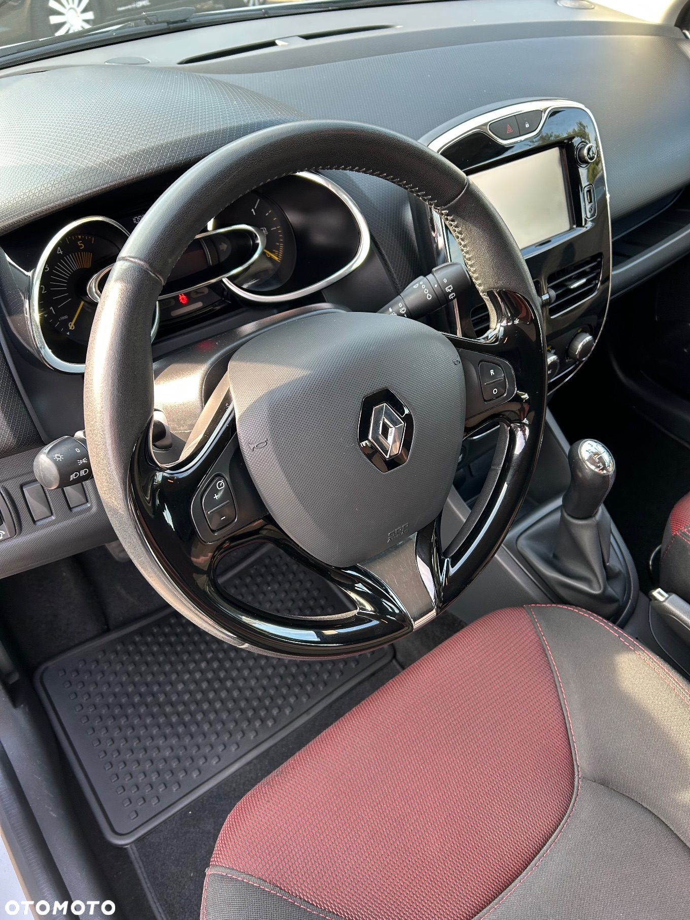 Renault Clio - 11