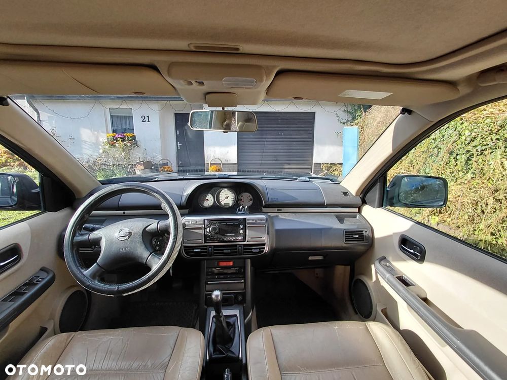 Nissan X-Trail 2.0 Luxury - 12