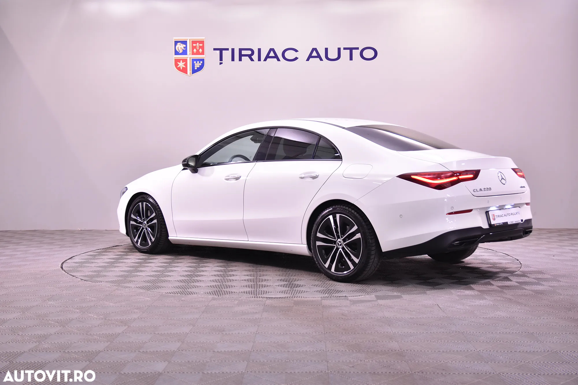 Mercedes-Benz CLA 220 MHEV 4MATIC Coupe - 3