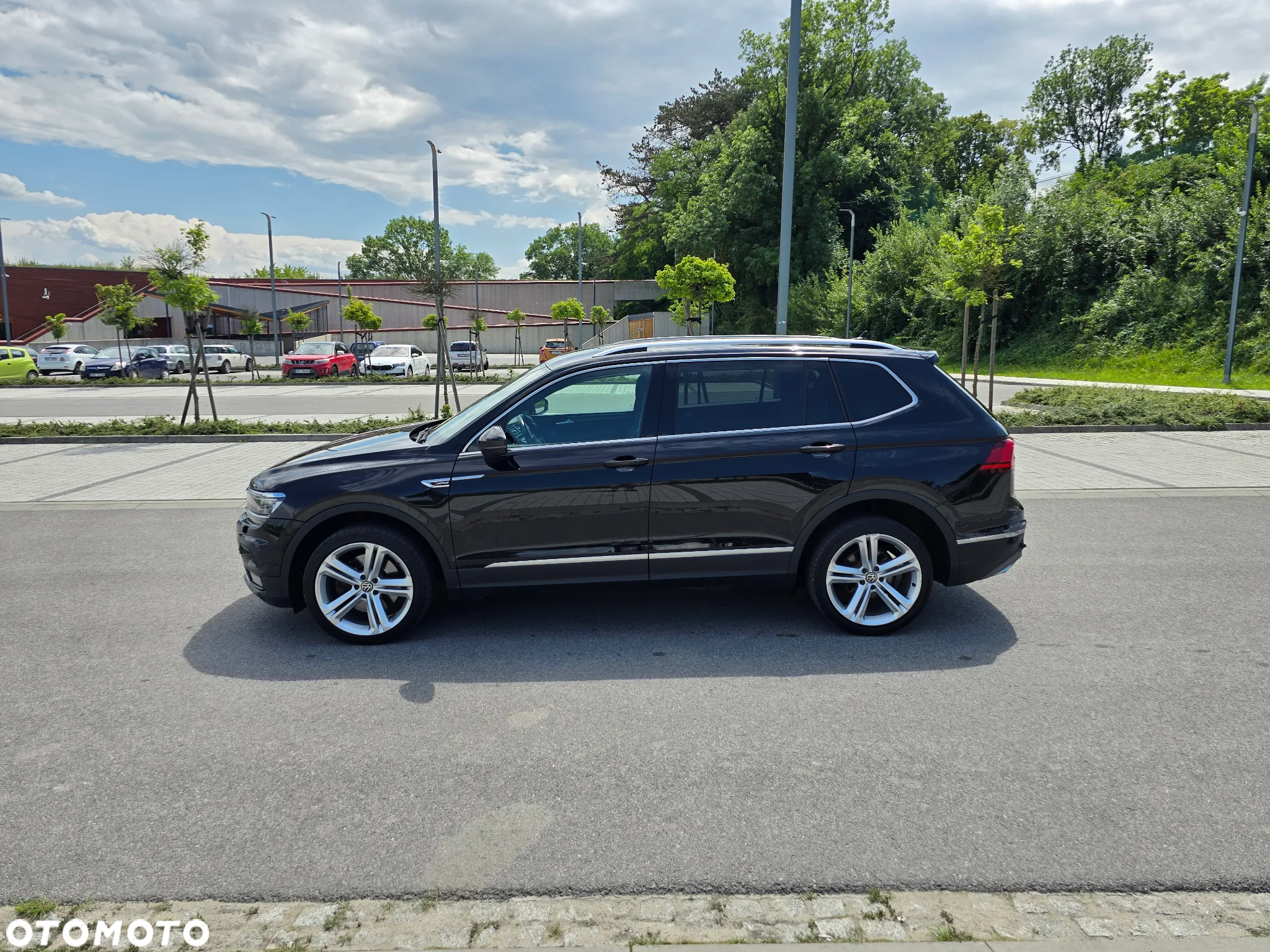 Volkswagen Tiguan Allspace 2.0 TSI 4Mot Highline DSG - 17