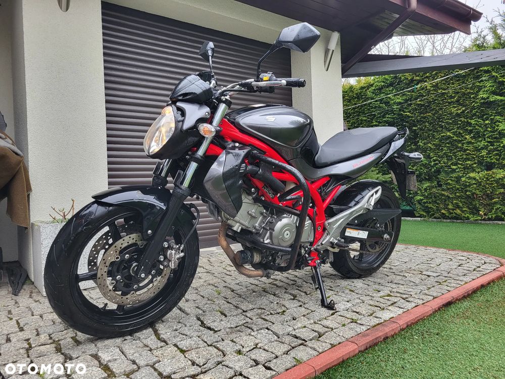 Suzuki Gladius - 1